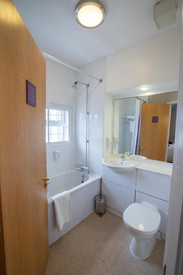 Redwings Lodge Solihull Eksteriør billede