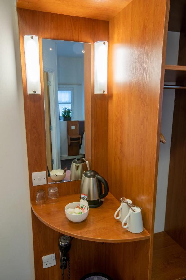 Redwings Lodge Solihull Eksteriør billede